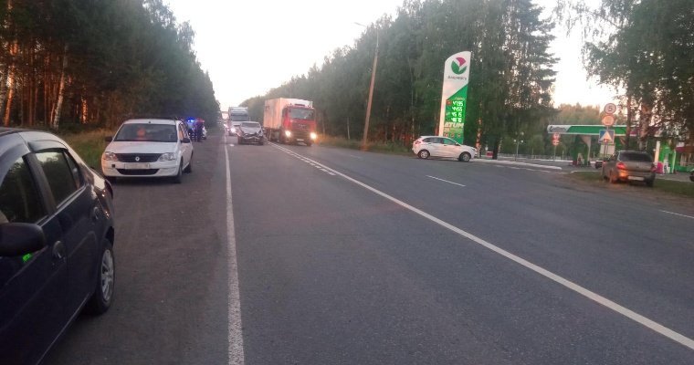 Дорожный боулинг: четыре легковушки столкнулись на трассе Ижевск-Воткинск