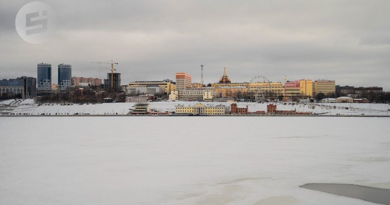 Ижевчан попросили не кататься на коньках по пруду предстоящей зимой
