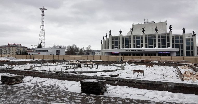 Демонтаж светомузыкального фонтана начали на Центральной площади Ижевска