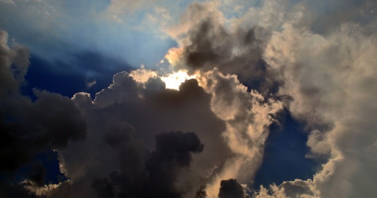 Переменная облачность и грозы ожидаются в Удмуртии в понедельник