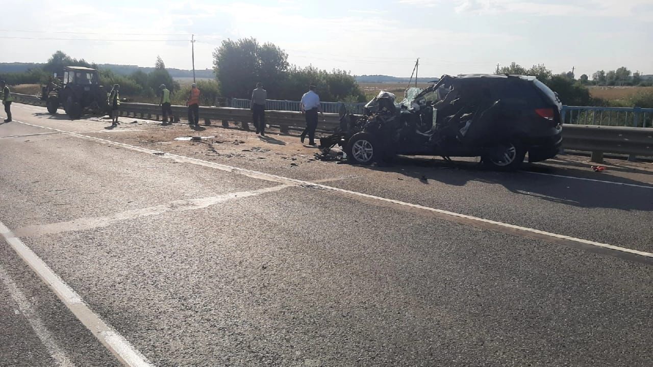 Женщина погибла в аварии с трактором в Удмуртии