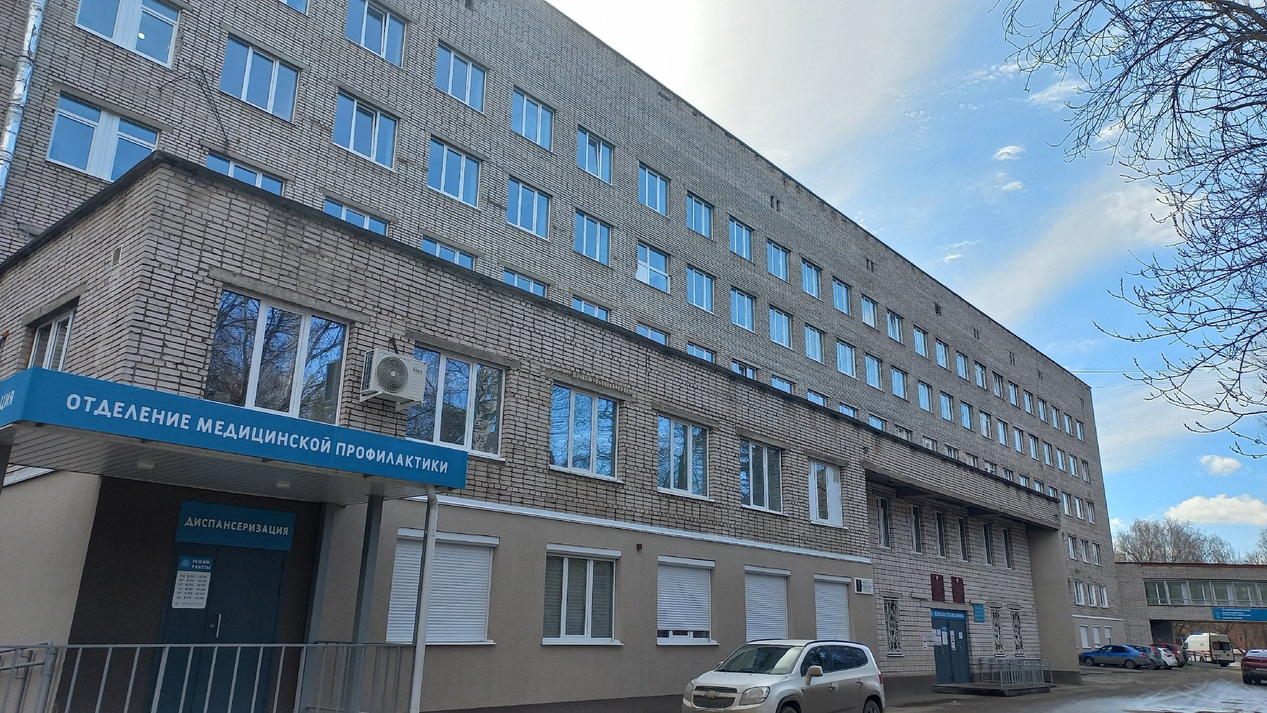 Итоги дня: отмена ковидных ограничений в больницах Удмуртии и возобновление строительства ДШИ №3 в Ижевске