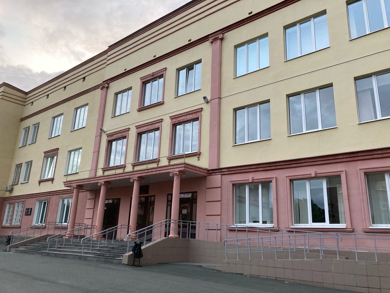 Повышенные меры безопасности примут в школах Ижевска во время празднования Последних звонков