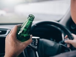 Пьяный водитель без прав во время погони в Удмуртии протаранил полицейскую машину