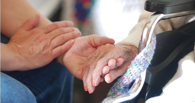Более 6 000 пожилых жителей районов Удмуртии получили медпомощь на дому