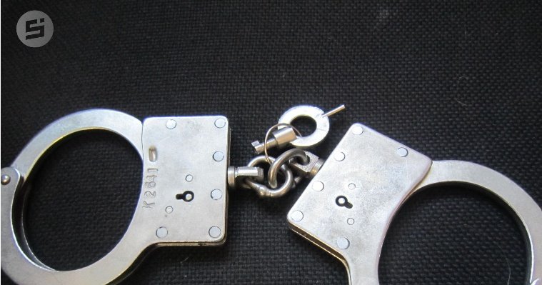 В Сарапуле задержали четырёх мужчин, подозреваемых в мошенничестве при продаже квартиры сироты