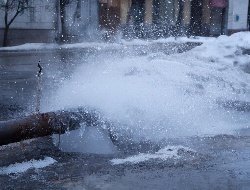 Ночью 2 января в Устиновском районе Ижевска произошло два порыва водопровода 