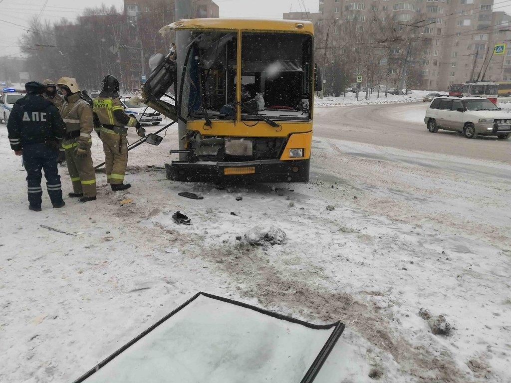 

Число пострадавших в ДТП с автобусом в Ижевске выросло до шести

