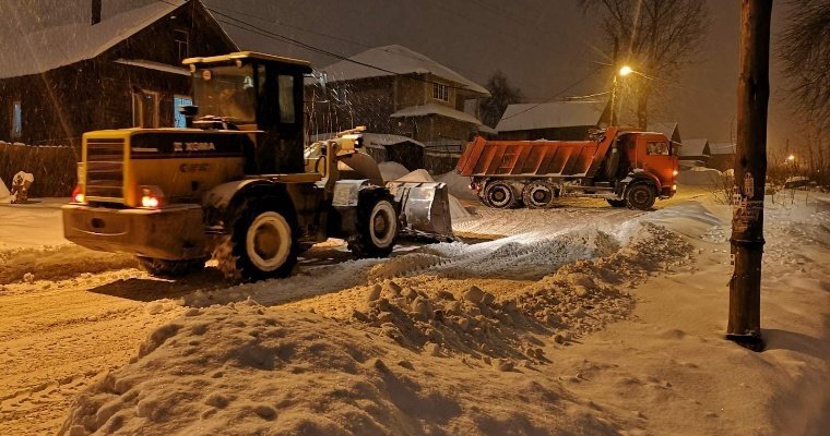В Ижевске в преддверии паводка начнут вывозить снег из частного сектора
