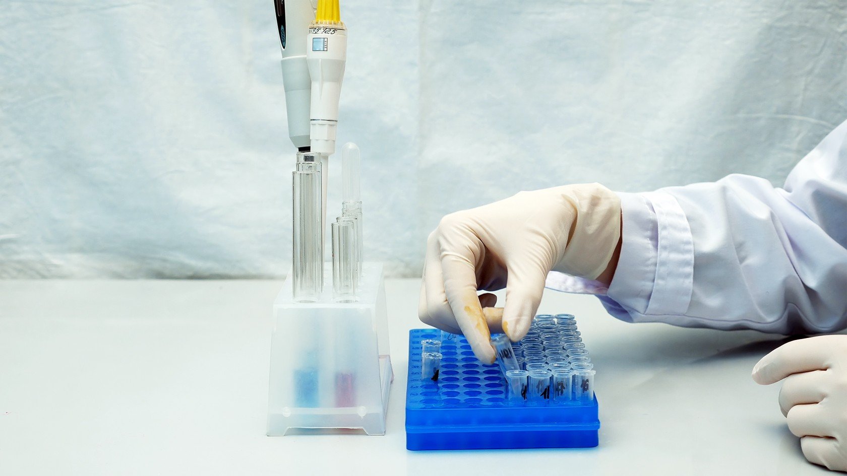 Минздрав Удмуртии заключил договоры с 3 частными лабораториями для проверки тестов на коронавирус