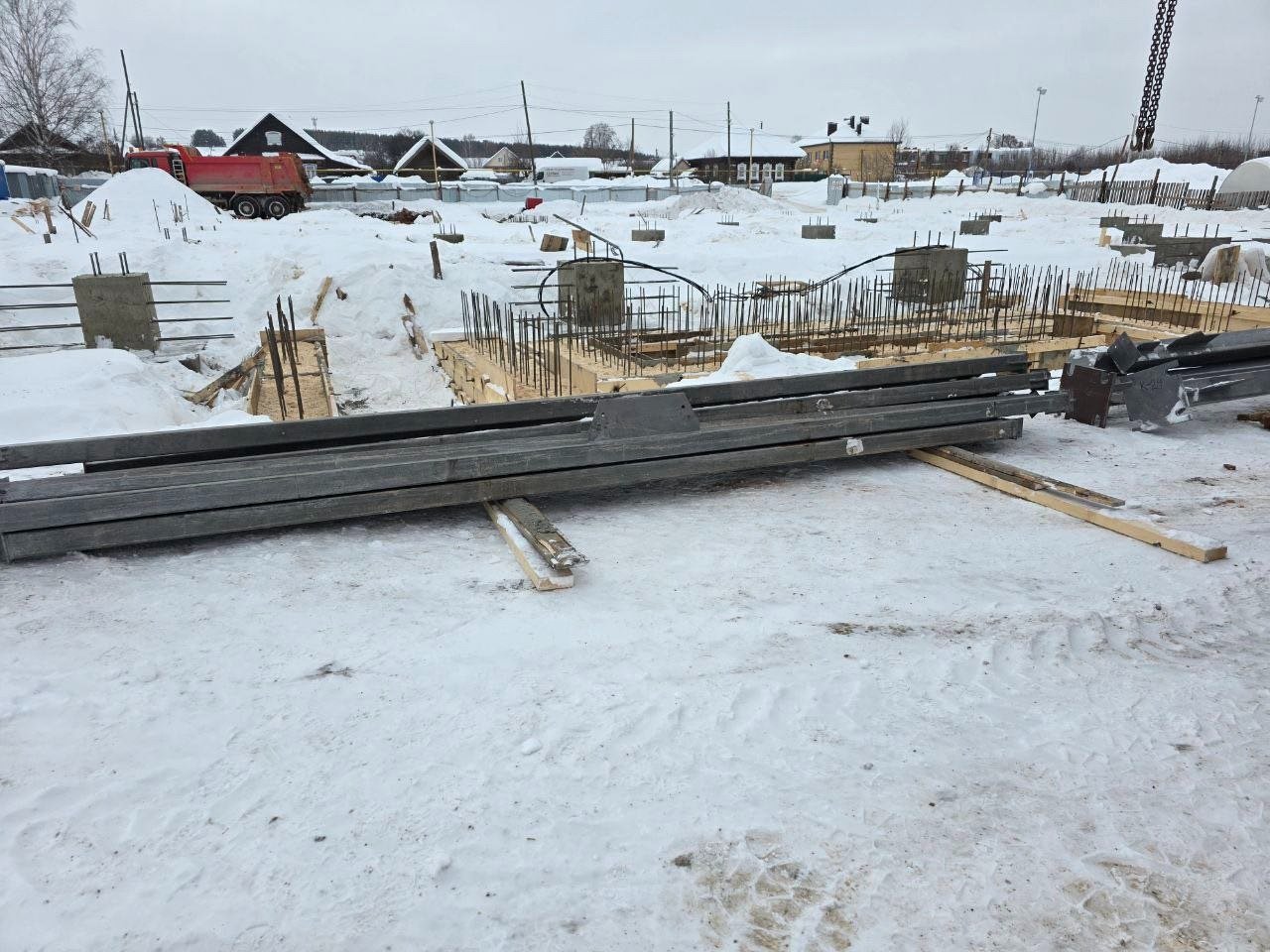 В Новой Казмаске начали возводить каркас дома культуры