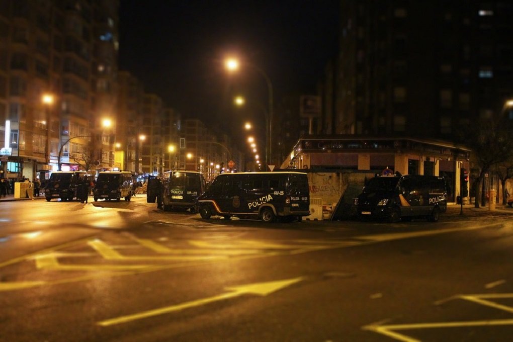 Полиция применила водомёты против футбольных болельщиков в Брюсселе