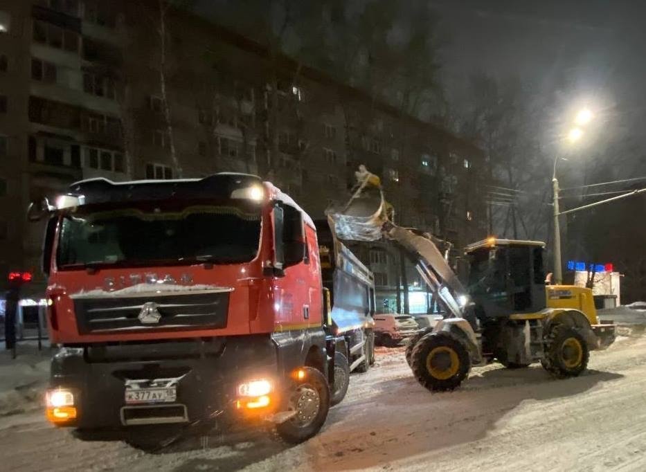 За последние две недели из Ижевска вывезли 90 тысяч кубов снега
