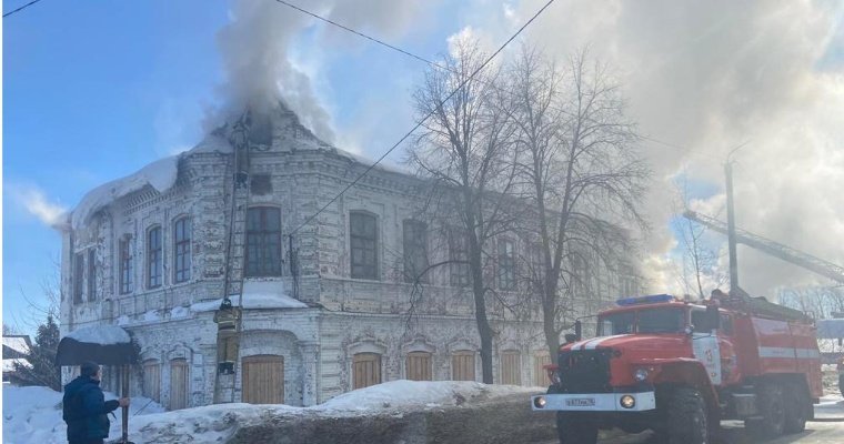 Главе Сарапула вынесли представление из-за пожара в доме купца Ершова