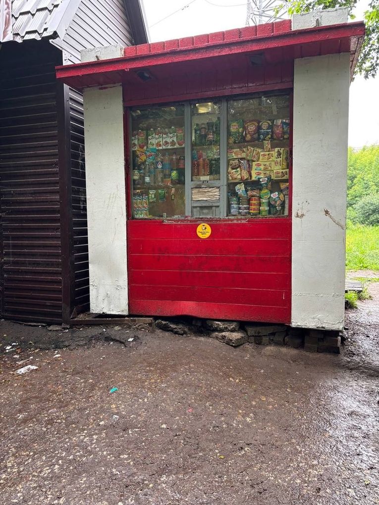 В двух ижевских ларьках незаконно торговали спиртным