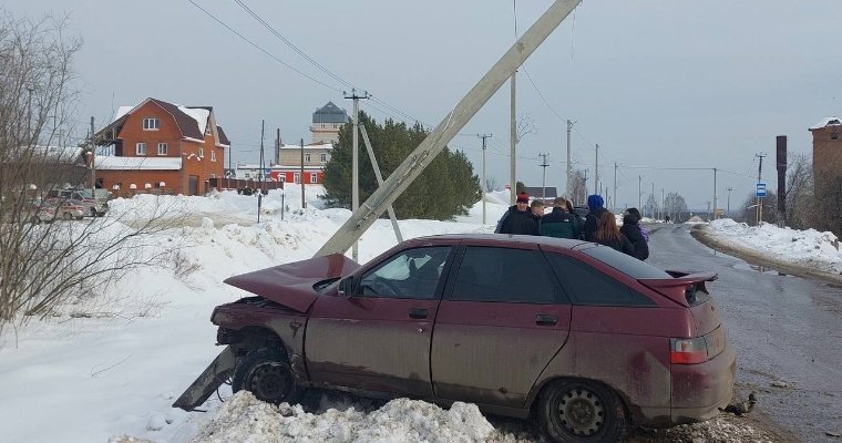 Пьяный водитель наехал на опору ЛЭП в Кезу 