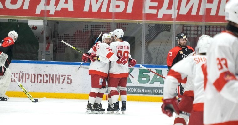 Хоккеисты клуба «Ижсталь» одержали победу над командой «Нефтяник» из Альметьевска