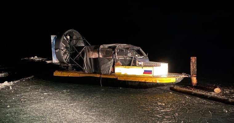 В перевернувшейся на Байкале аэролодке погибли два человека
