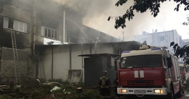 Пожар произошел в цехе по обработке шерсти во Владикавказе