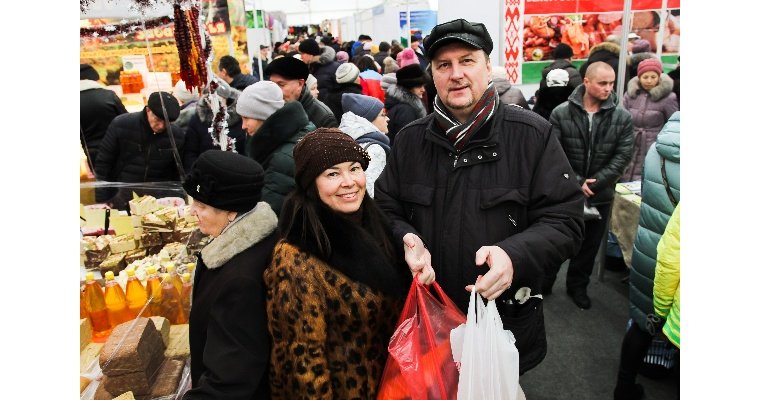Большая Новогодняя ярмарка открылась в Ижевске