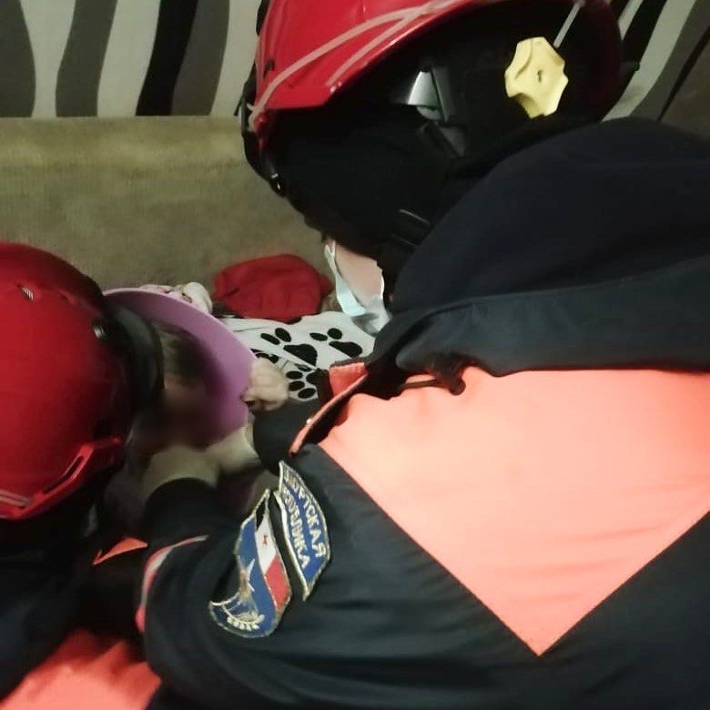 

Сарапульские спасатели освободили голову ребёнка из тисков детского горшка

