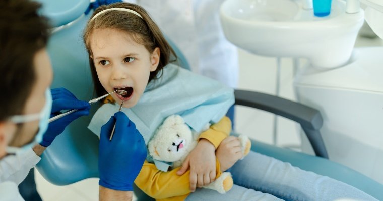 Врачи Удмуртии пояснили, почему детям нужно лечить молочные зубы