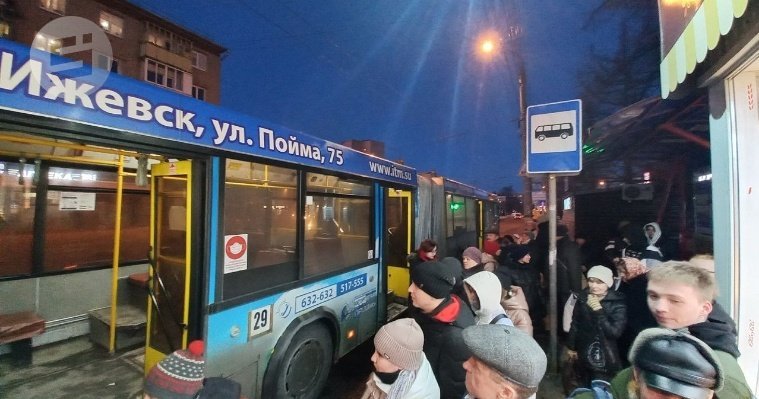На трех маршрутах в Ижевске увеличили количество автобусов 