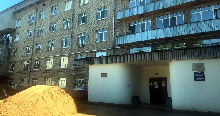 Глава Ижевска проинспектировал ход «Большого ремонта» в больницах города