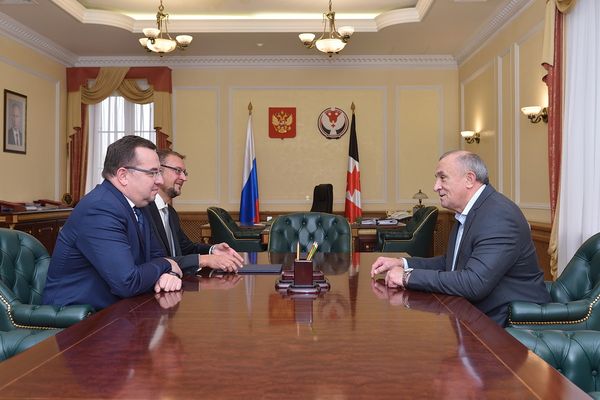 Глава Удмуртии провел рабочую встречу с заместителем генерального директора «Почта России»