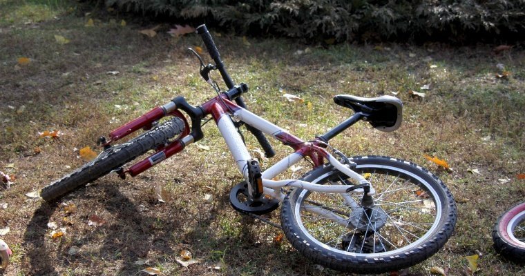 Подросток в Удмуртии погиб, упав с велосипеда