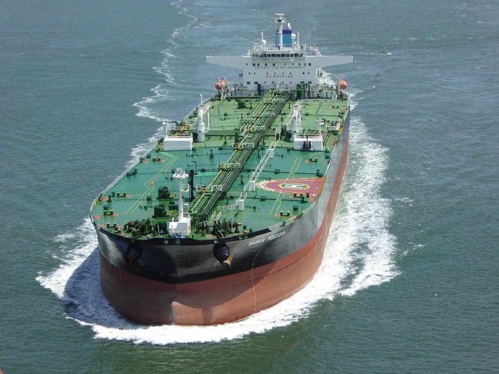 Британия и ЕС договорились не страховать танкеры с российской нефтью