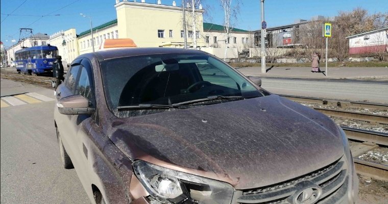 Таксист сбил девушку на переходе рядом с Центральной мечетью Ижевска