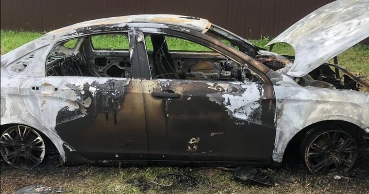 Жителя Удмуртии подозревают в поджоге автомобиля сожителя своей бывшей жены 
