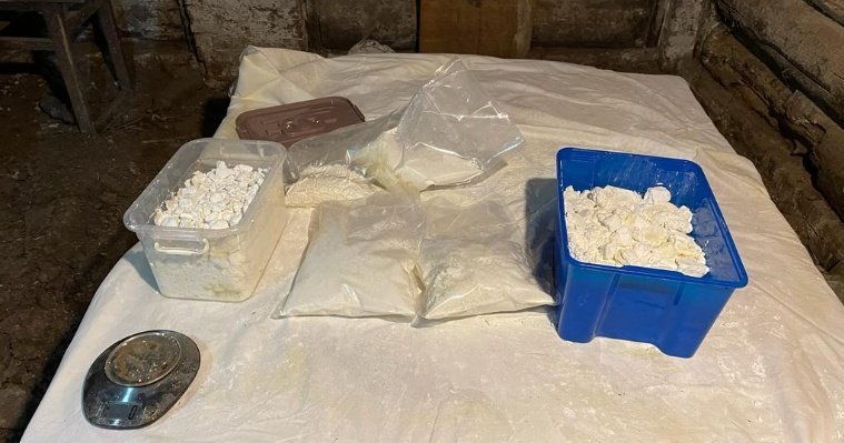 Более 10 кг наркотиков обнаружили в незаконной лаборатории в Удмуртии