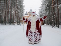 Дед Мороз в Ижевске, мышцы-оригами и «Аэрофлот» без погоды: что произошло минувшей ночью