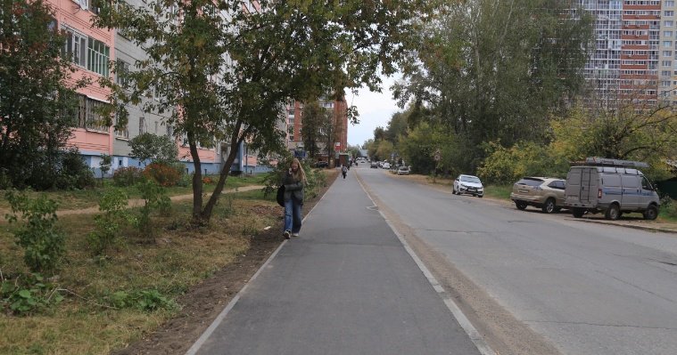 На улице Грибоедова в Ижевске построили новый тротуар