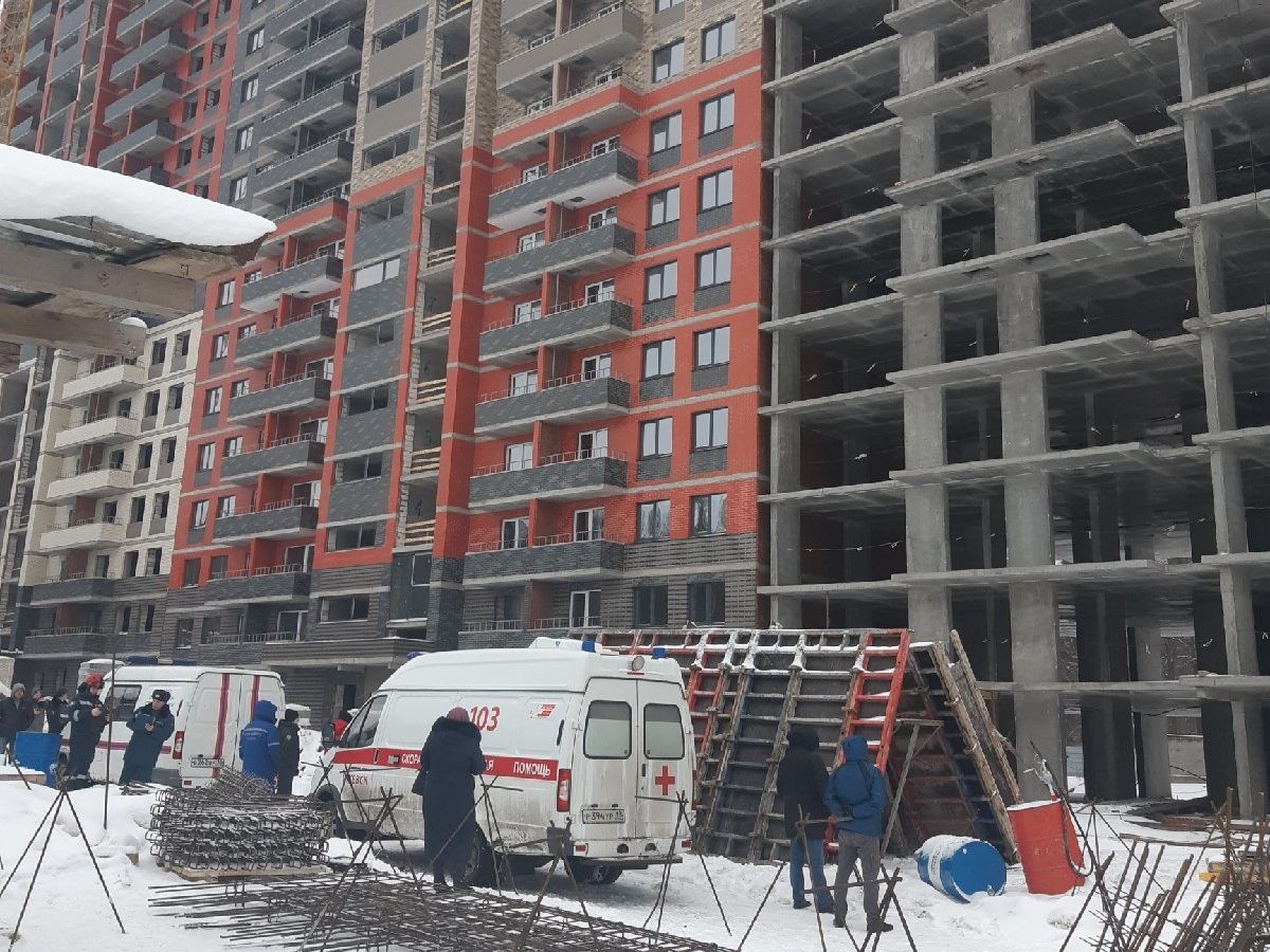 Новости ижевска на сегодня свежие. Рухнул строящийся дом. Ижевск рухнул дом Удмуртская. Ижевск обрушилась новостройка.