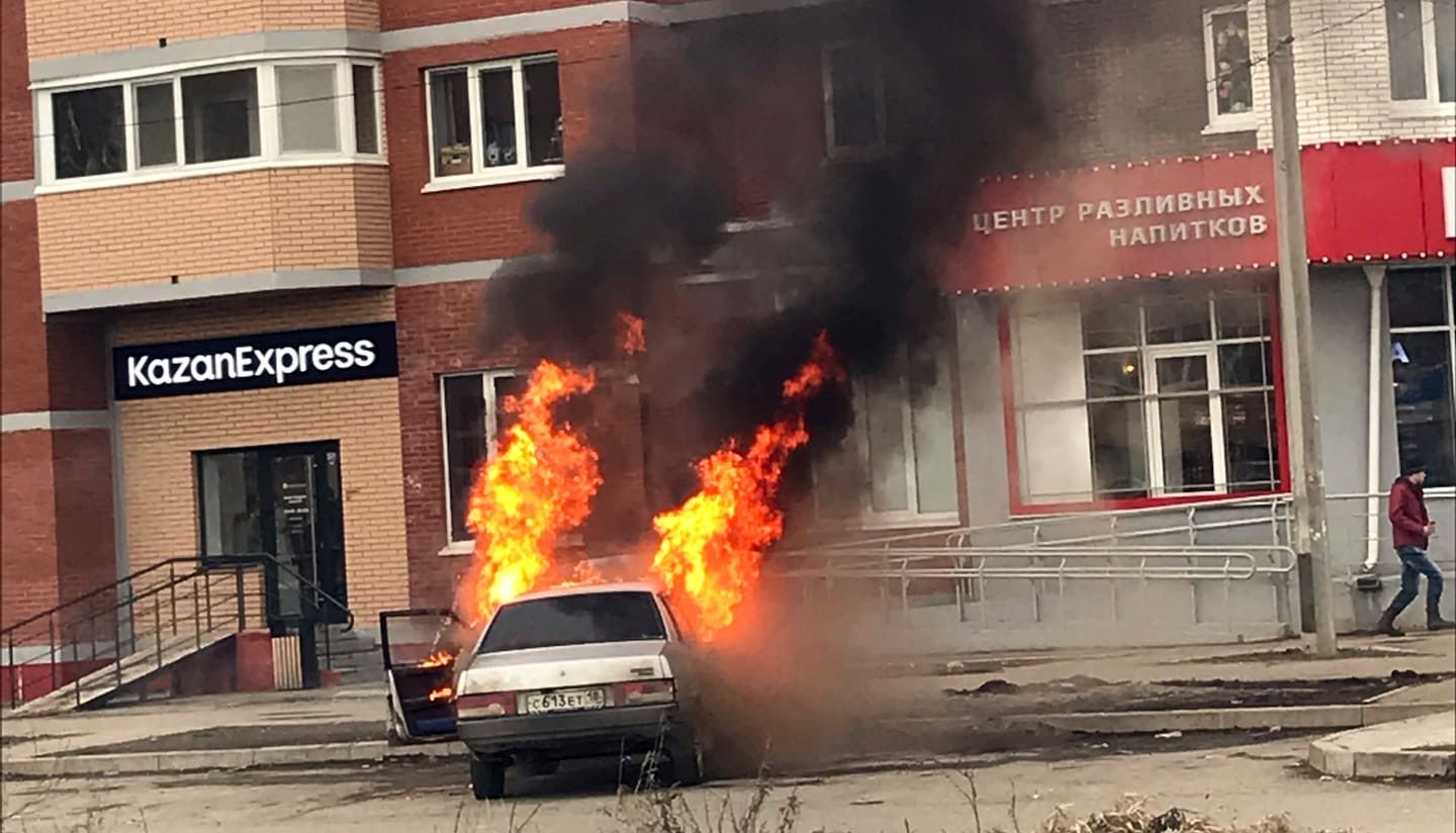 Какой завод горел в ижевске. Пожар в Ижевске. Возгорания в Ижевске пожарная машина.