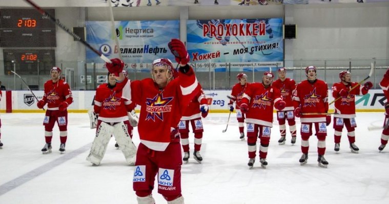 Хоккеисты «Ижстали» обыграли на своём льду «Омские Крылья»