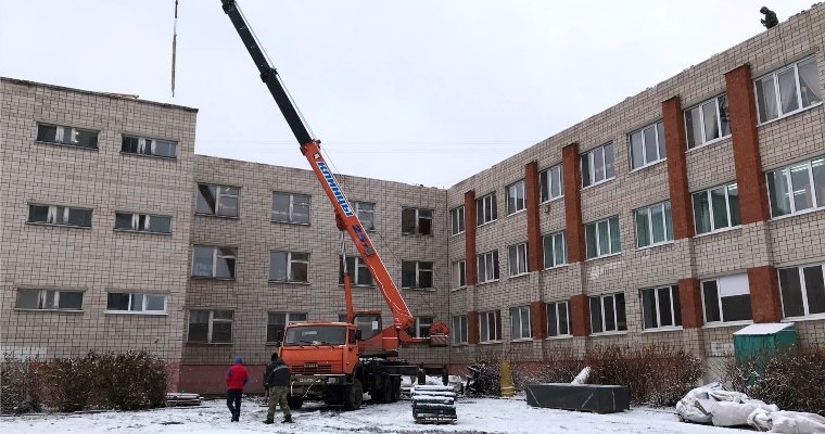 Строительная компания заплатит штраф за нарушение сроков ремонта кровли в школе №80 Ижевска