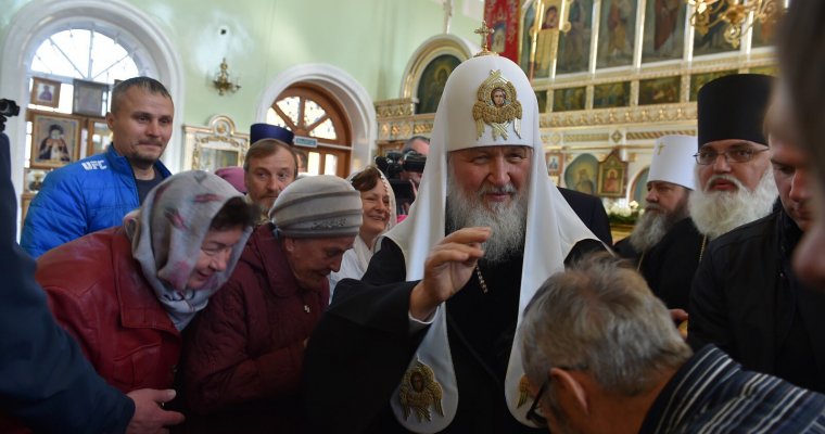 Патриарх Кирилл провел литургию в Покровском кафедральном соборе Сарапула