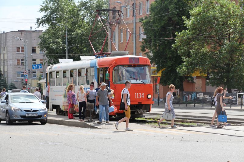 В Ижевске из-за схода вагона с рельс нет движения трамваем от магазина «Океан» в направлении центра
