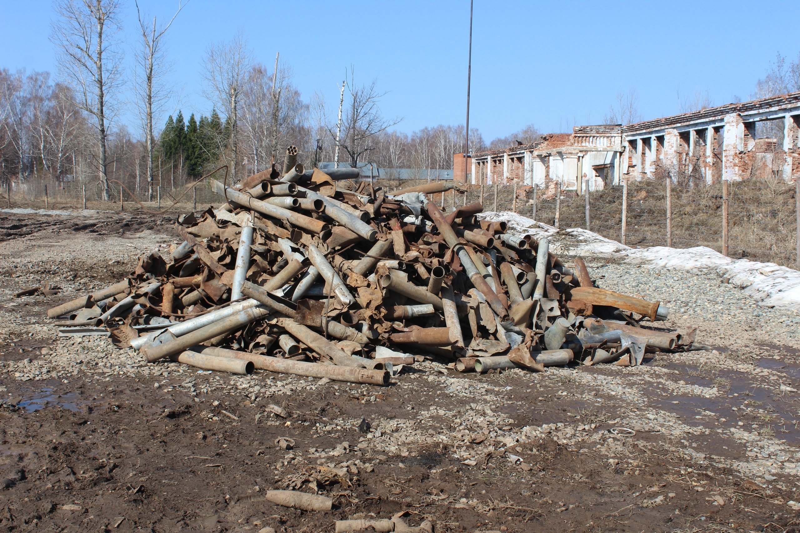 

В майские праздники на территории бывшего арсенала в Пугачево усилят охрану 

