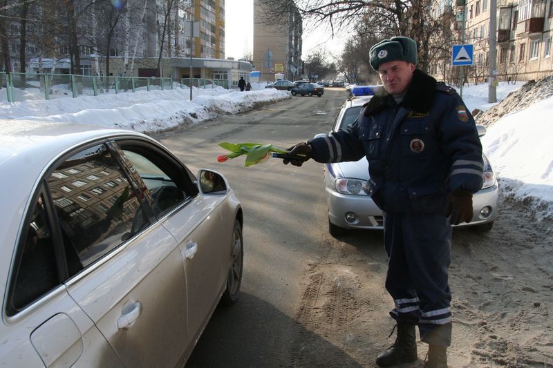 Сусанин новости удмуртии и ижевска. Сотрудники ГИБДД Глазова. Инспекторы ГИБДД Воткинск. ДПС Воткинск. ГАИ Глазов.