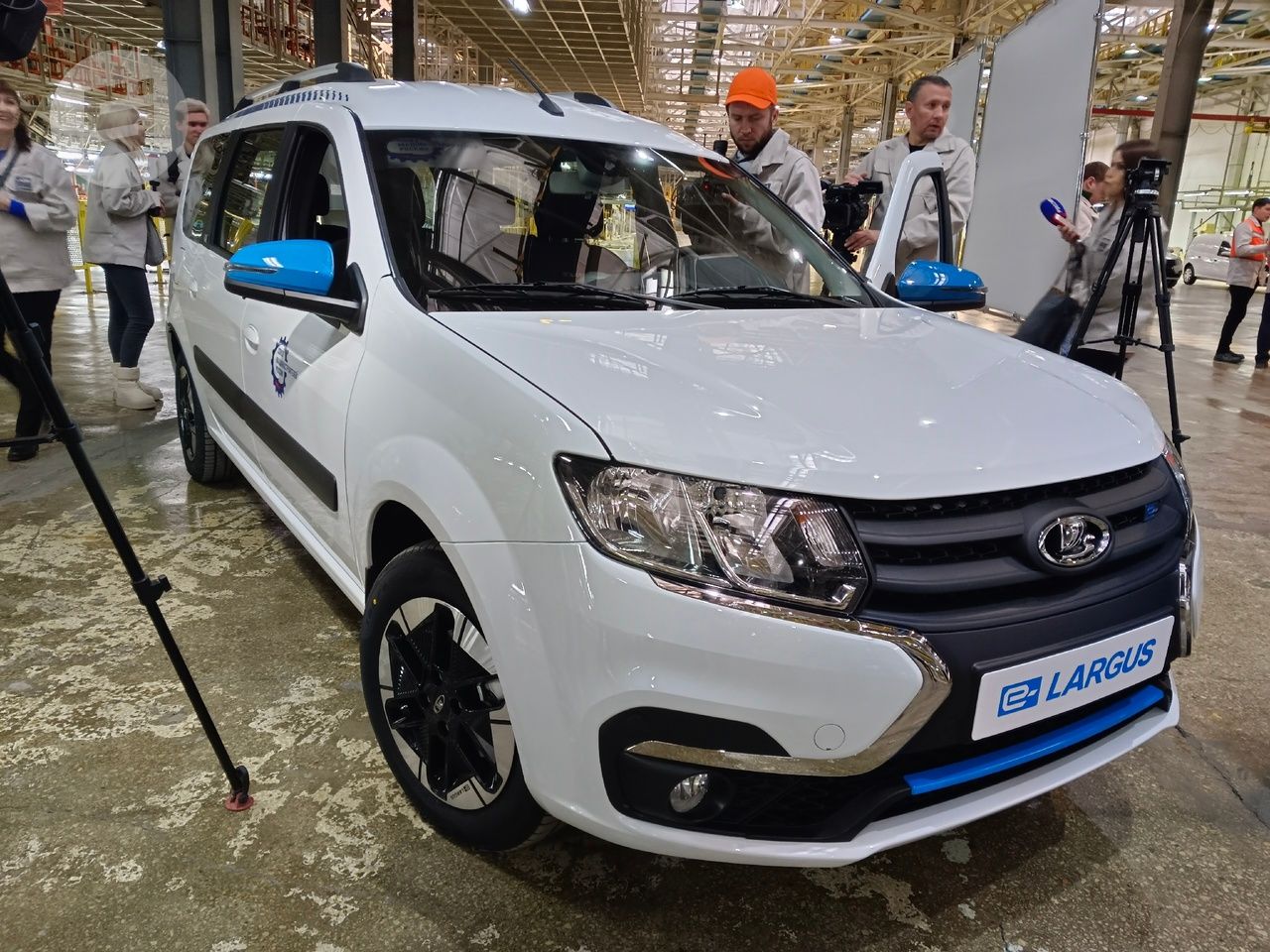 Ижевский автозавод презентовал свой первый электромобиль LADA e-Largus //  ИА Сусанин - проверенные новости Ижевска и Удмуртии, факты и описания  событий.