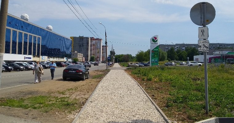 Тротуар на проспекте Калашникова в Ижевске отремонтируют до конца июля