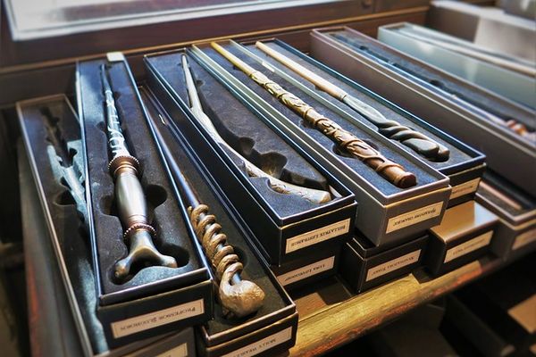 Вещи Гарри Поттера и Бэтмена продадут в Лондоне