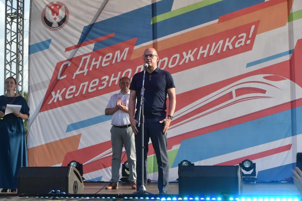Глава Удмуртии: стадион Локомотив в Ижевске стал главной площадкой празднования Дня железнодорожника
