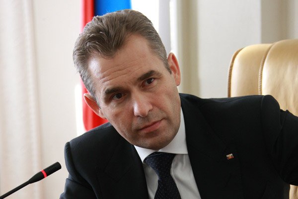 Омбудсмены из регионов попросили Владимира Путина оставить Астахова на посту