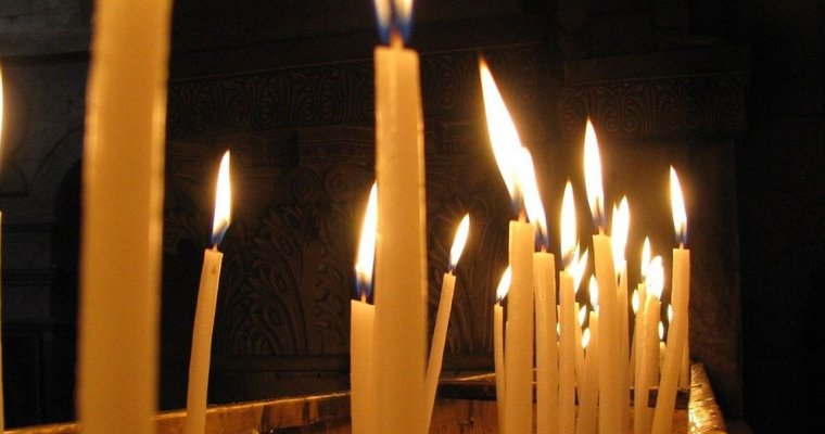 Благодатный огонь сошел в Иерусалиме